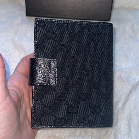 GUCCI 🖤🖤 Brand New Black Monogram Agenda 2004 with Box snaps tight Authentic 🖤 - Picture 3 of 9